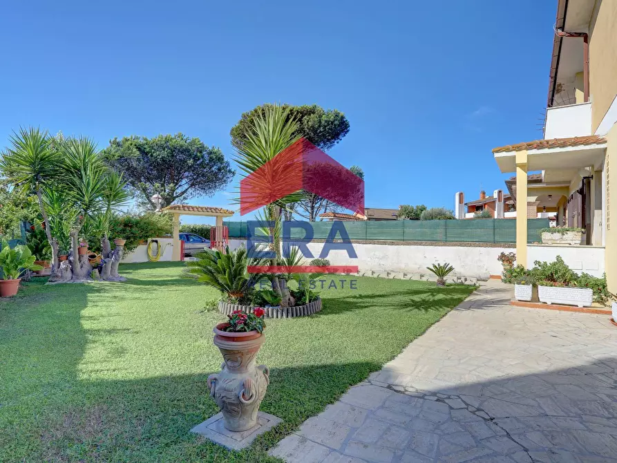 Immagine 9 di Villa in vendita  in Via Garigliano 42 a Ardea