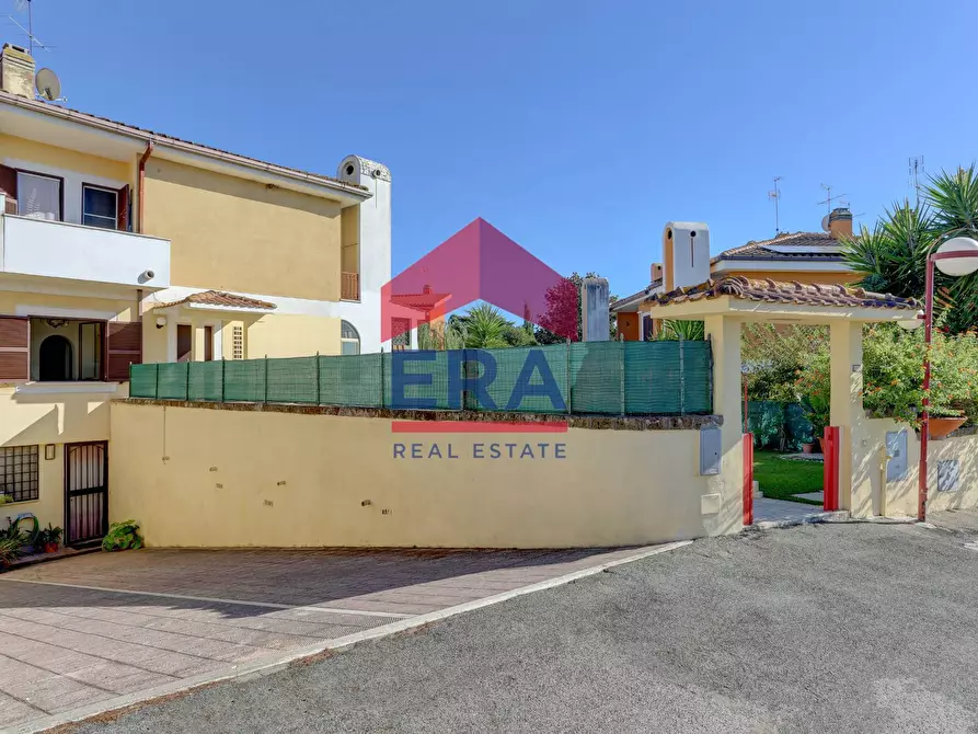 Immagine 25 di Villa in vendita  in Via Garigliano 42 a Ardea