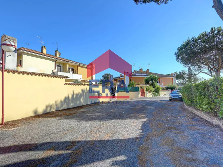 Immagine 27 di Villa in vendita  in Via Garigliano 42 a Ardea