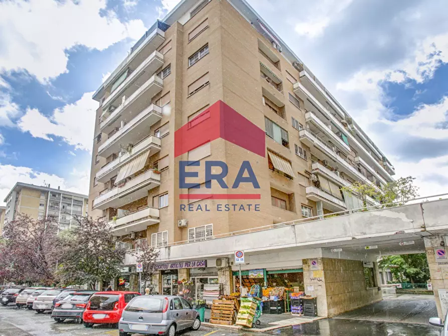 Immagine 2 di Appartamento in vendita  in Via dell'Impruneta 66 a Roma