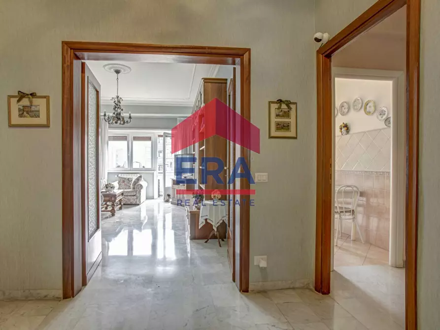 Immagine 4 di Appartamento in vendita  in Via dell'Impruneta 66 a Roma