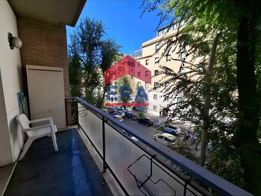 Immagine 3 di Appartamento in vendita  in Viale Dei Quattro Venti a Roma