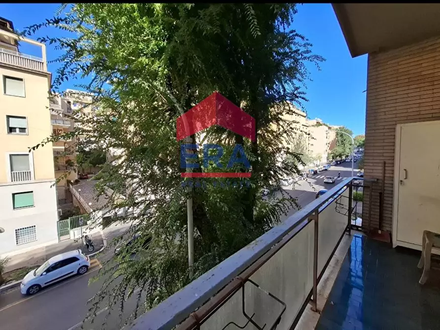 Immagine 4 di Appartamento in vendita  in Viale Dei Quattro Venti a Roma