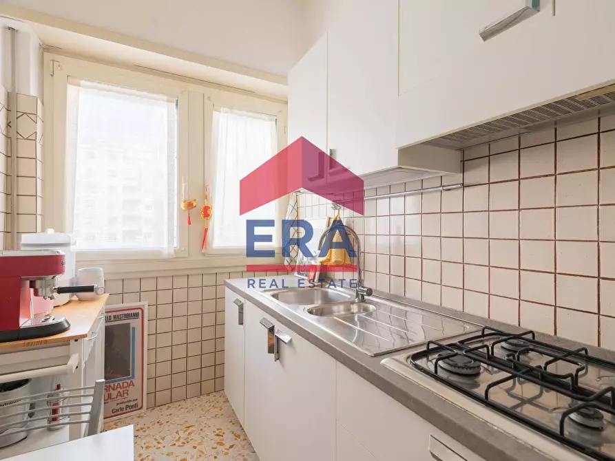 Immagine 11 di Appartamento in vendita  in Via Dancalia 8 a Roma