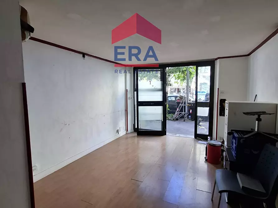 Immagine 6 di Locale commerciale in vendita  in Viale Dei Quattro Venti a Roma