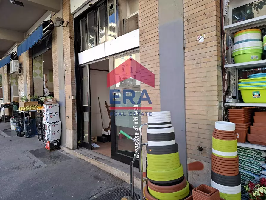 Immagine 20 di Locale commerciale in vendita  in Viale Dei Quattro Venti a Roma