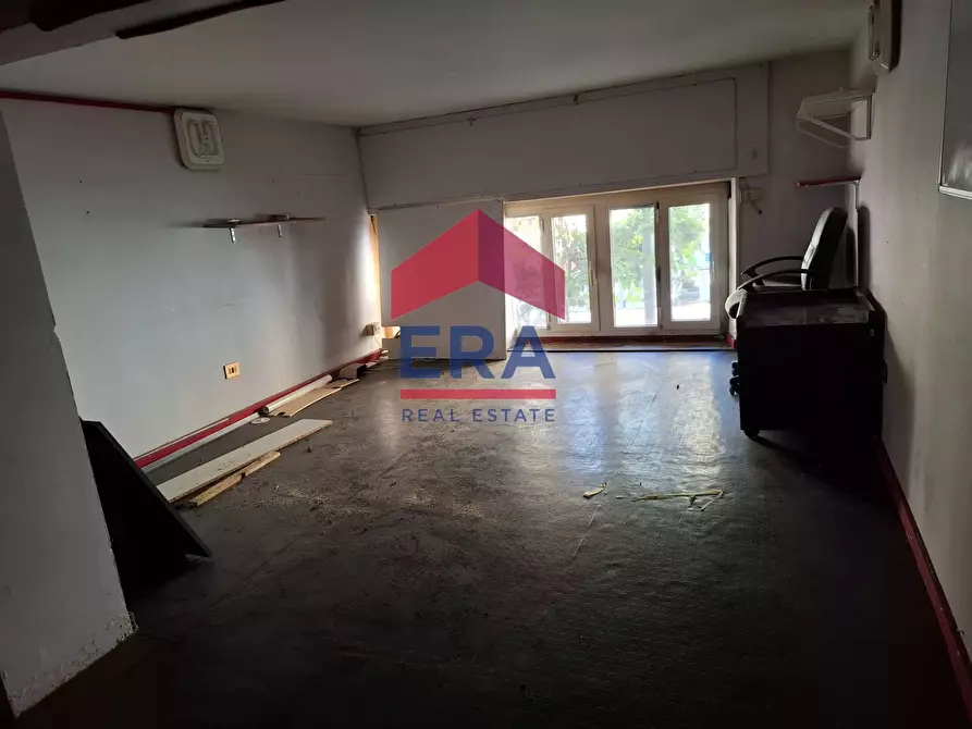 Immagine 11 di Locale commerciale in vendita  in Viale Dei Quattro Venti a Roma