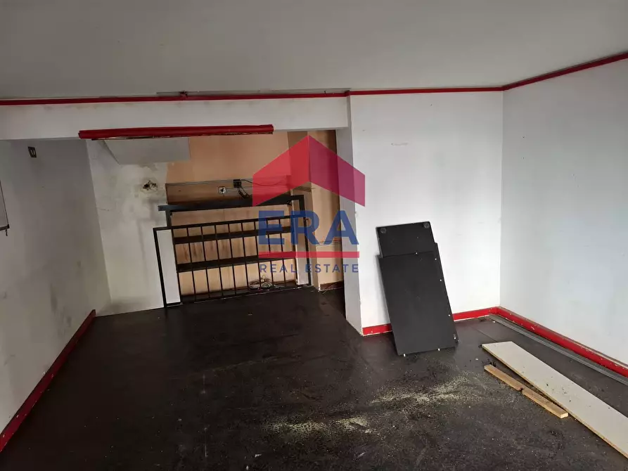 Immagine 8 di Locale commerciale in vendita  in Viale Dei Quattro Venti a Roma