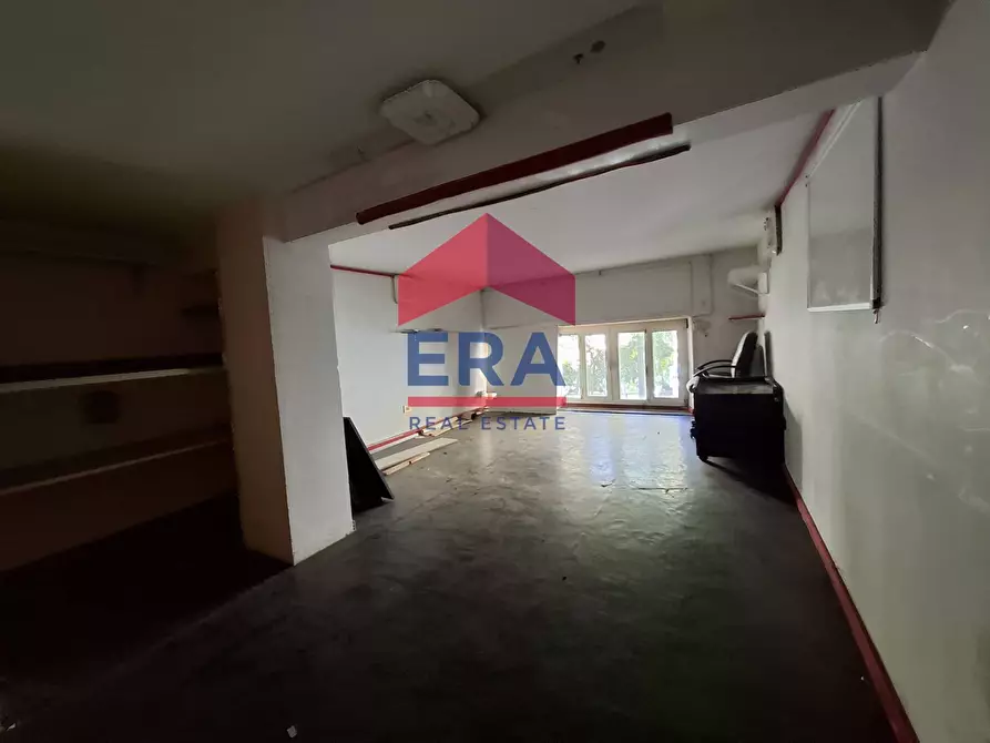 Immagine 7 di Locale commerciale in vendita  in Viale Dei Quattro Venti a Roma