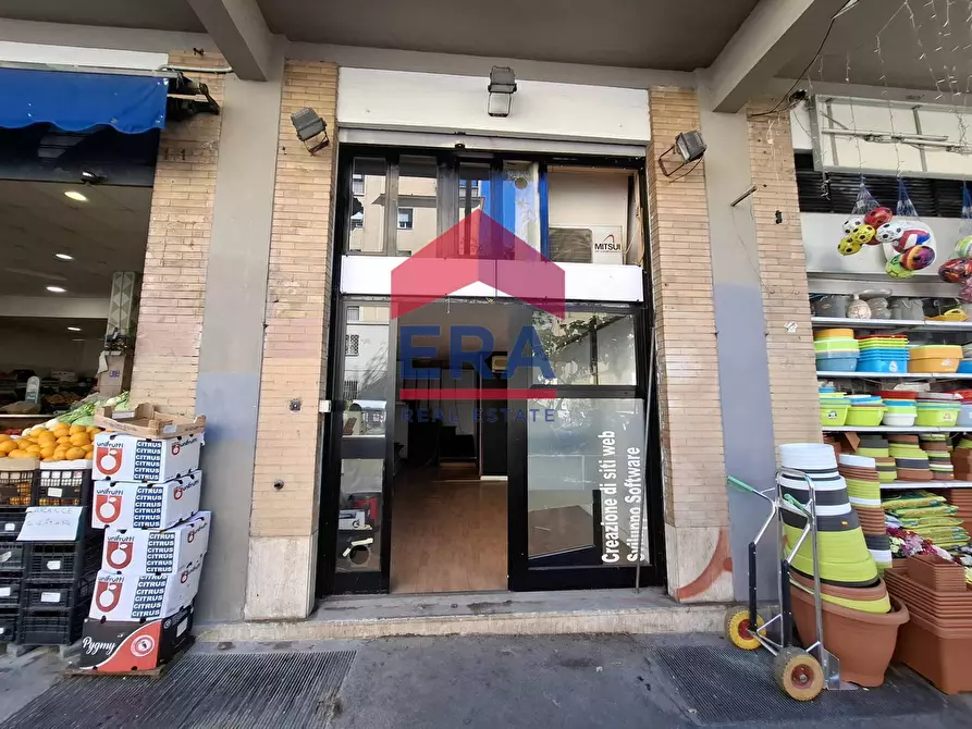 Immagine 1 di Locale commerciale in vendita  in Viale Dei Quattro Venti a Roma