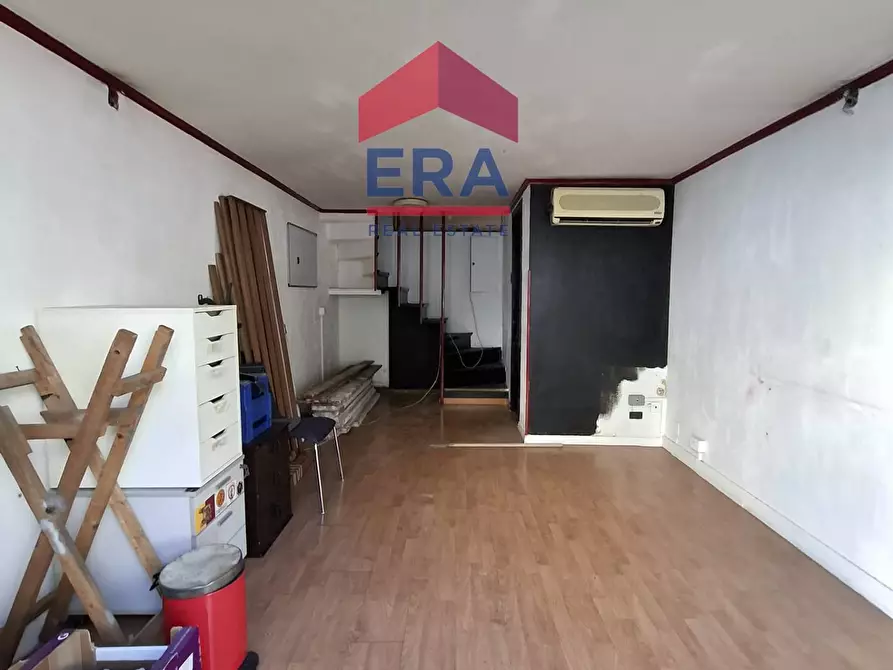 Immagine 18 di Locale commerciale in vendita  in Viale Dei Quattro Venti a Roma