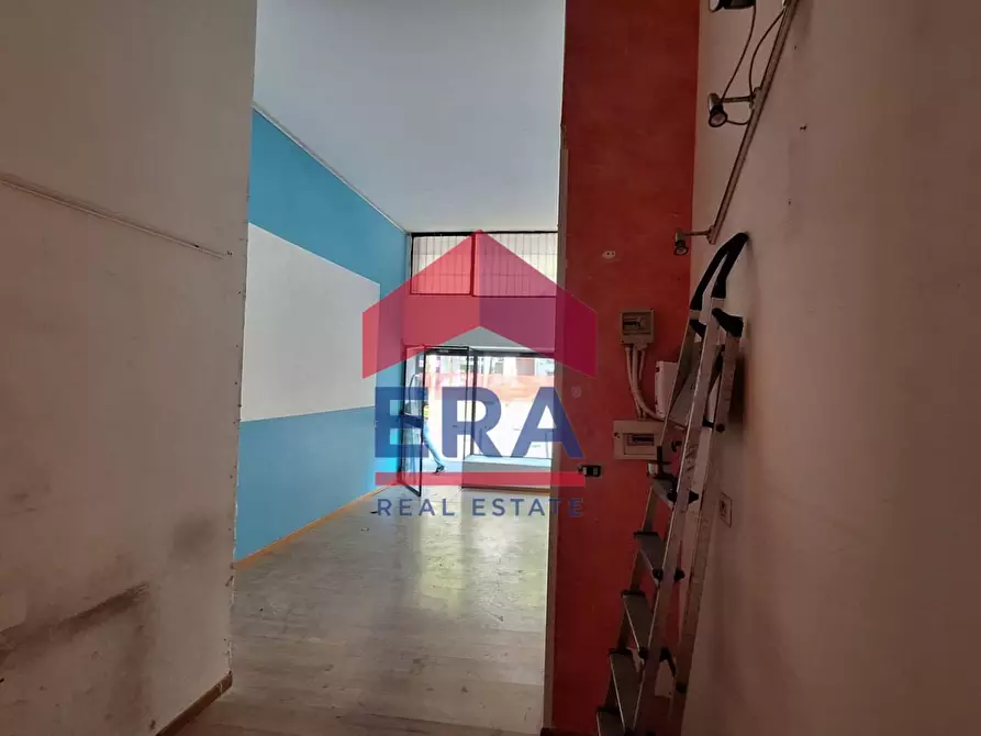 Immagine 3 di Locale commerciale in affitto  in Viale Umbria 99 a Milano