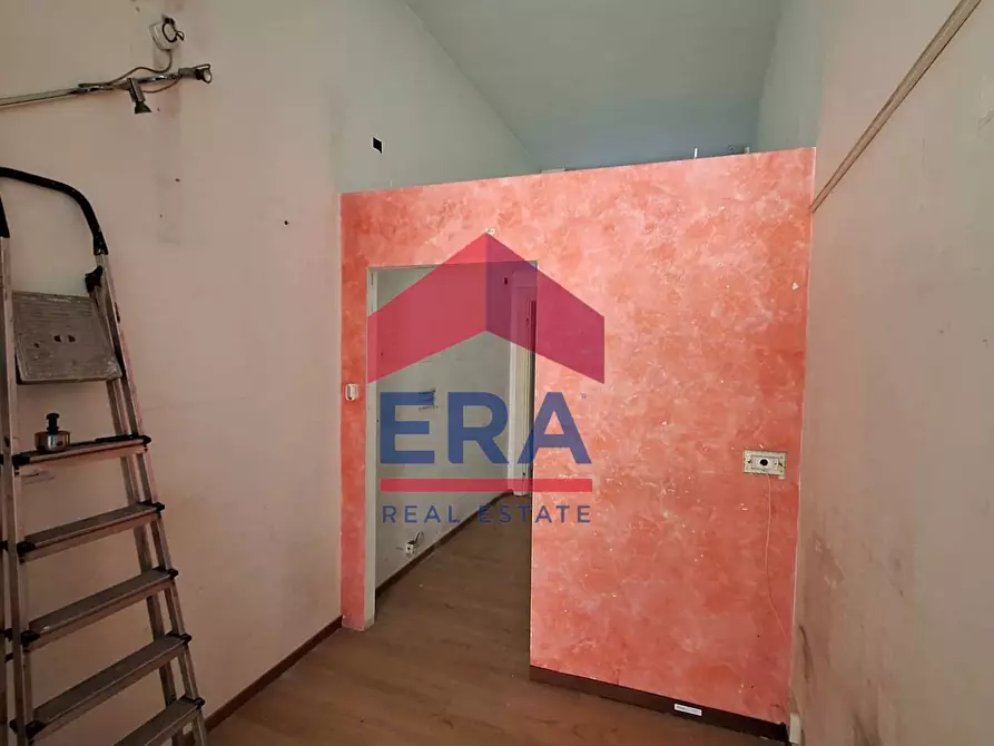 Immagine 7 di Locale commerciale in affitto  in Viale Umbria 99 a Milano