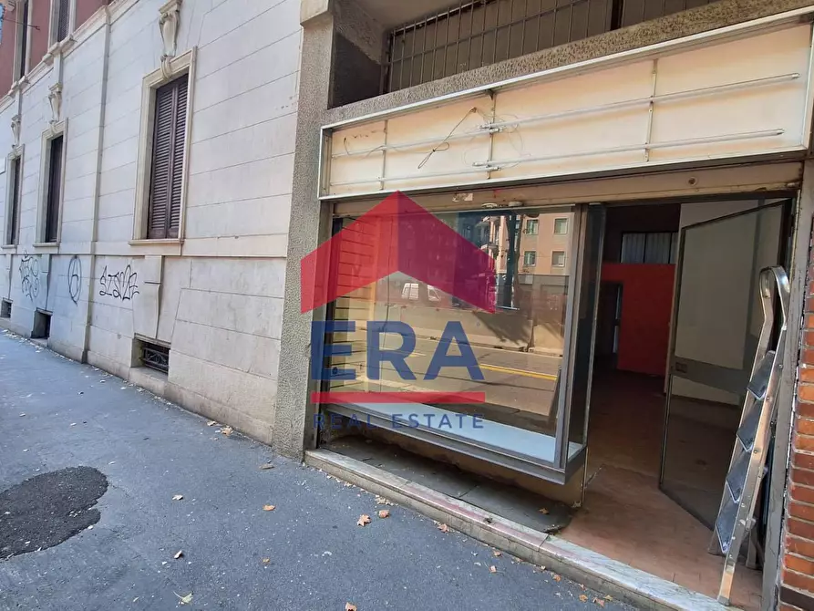 Immagine 8 di Locale commerciale in affitto  in Viale Umbria 99 a Milano