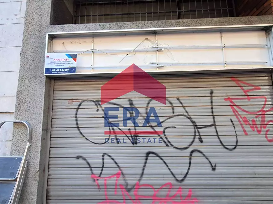 Immagine 10 di Locale commerciale in affitto  in Viale Umbria 99 a Milano