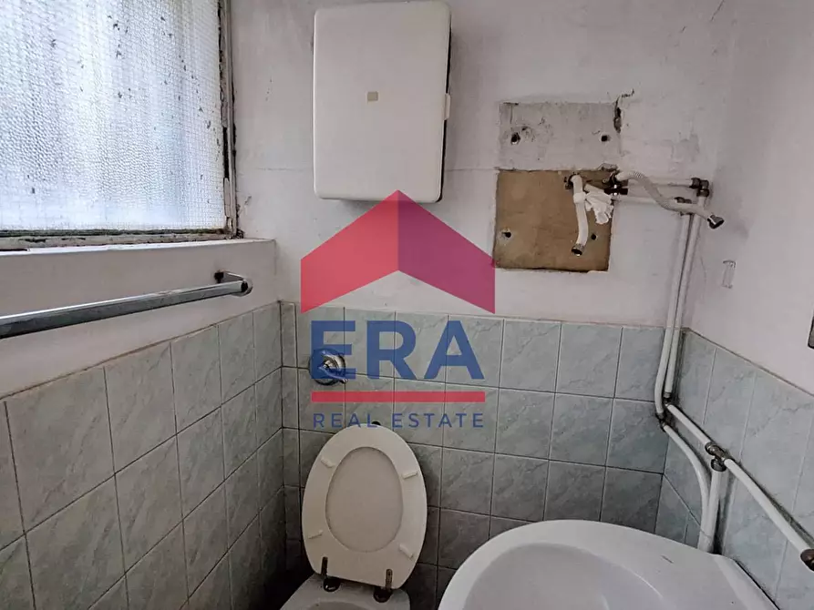 Immagine 13 di Locale commerciale in affitto  in Viale Umbria 99 a Milano