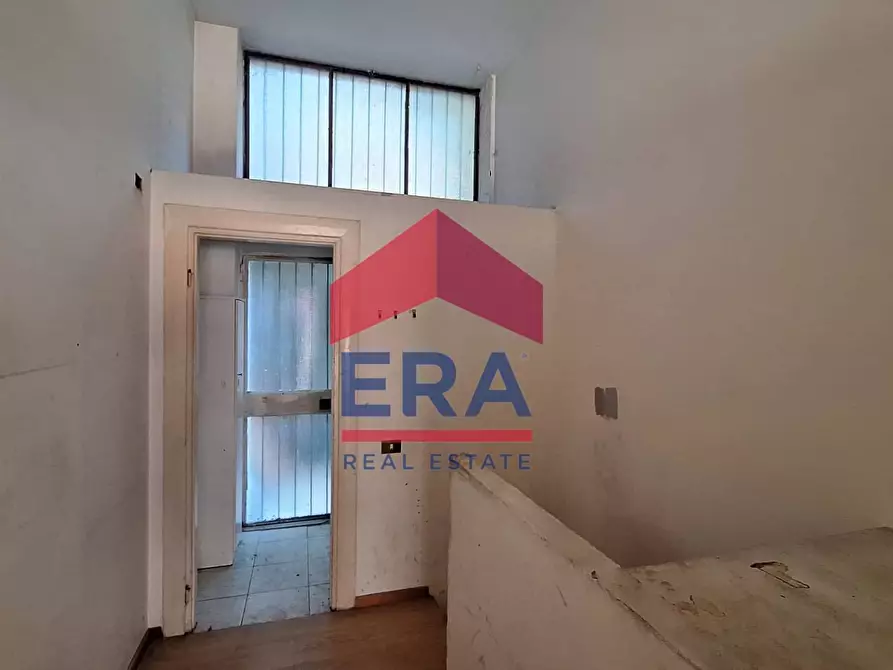 Immagine 14 di Locale commerciale in affitto  in Viale Umbria 99 a Milano