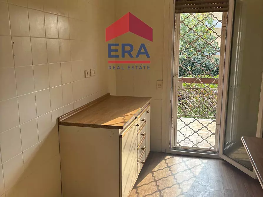 Immagine 6 di Appartamento in vendita  in Via Ildebrando Vivanti 125 a Roma