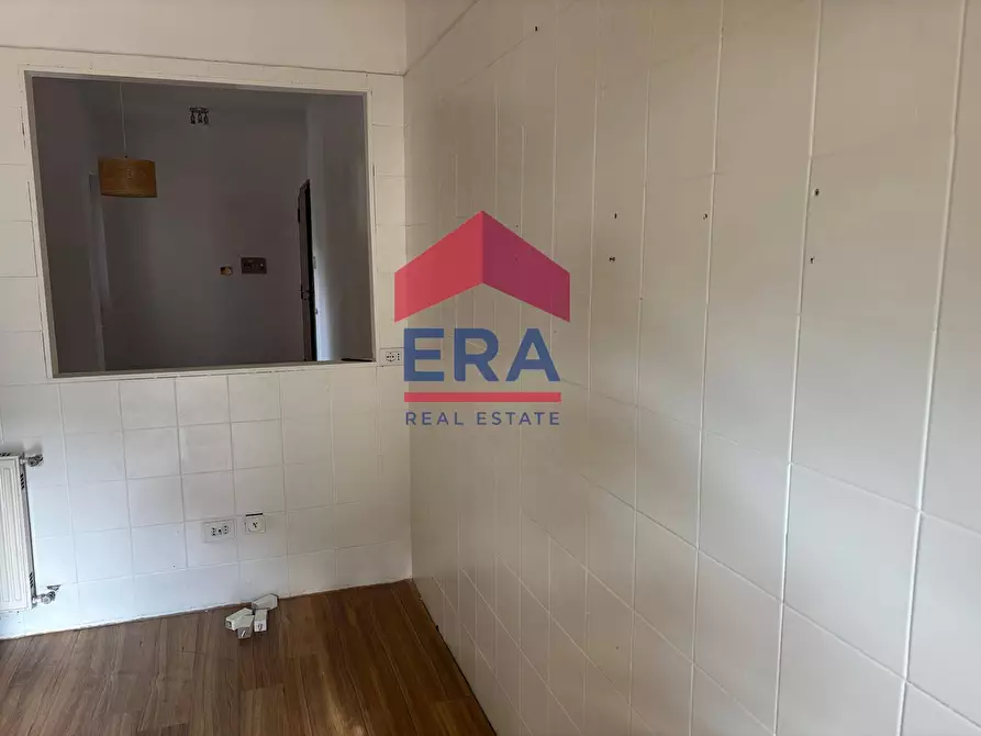 Immagine 8 di Appartamento in vendita  in Via Ildebrando Vivanti 125 a Roma