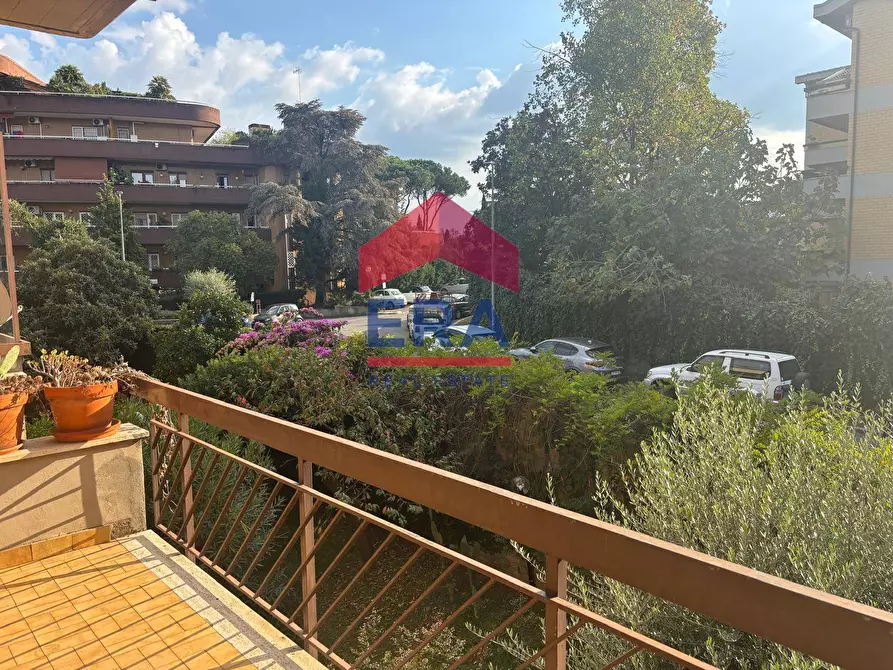 Immagine 5 di Appartamento in vendita  in Via Ildebrando Vivanti 125 a Roma