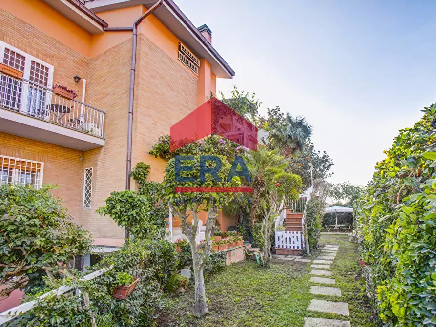 Immagine 4 di Villetta a schiera in vendita  in Via Corinna 7 a Roma