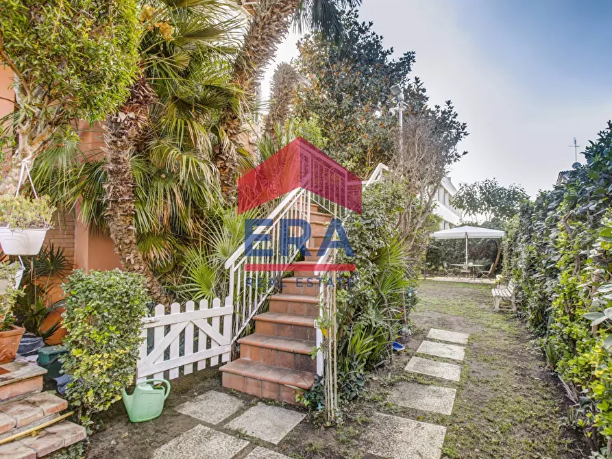 Immagine 5 di Villetta a schiera in vendita  in Via Corinna 7 a Roma