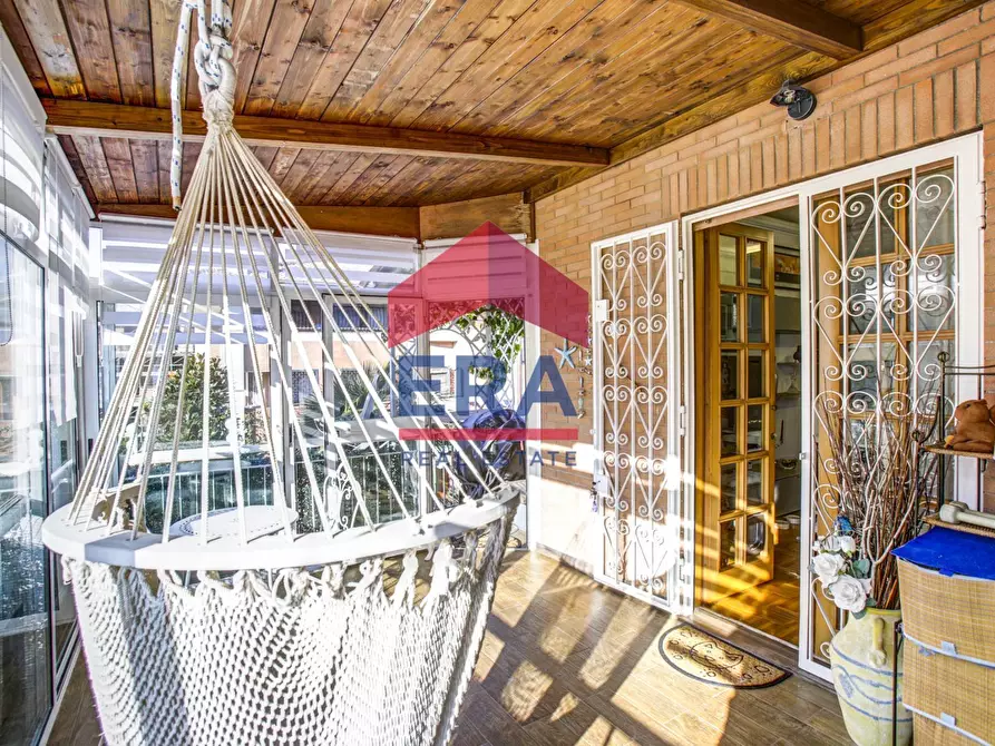 Immagine 11 di Villetta a schiera in vendita  in Via Corinna 7 a Roma