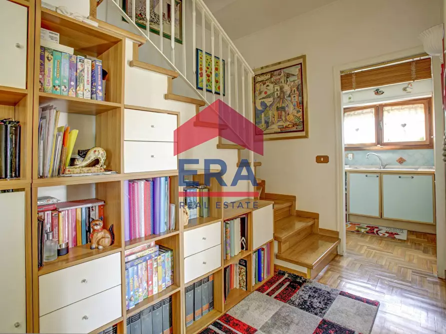 Immagine 21 di Villetta a schiera in vendita  in Via Corinna 7 a Roma