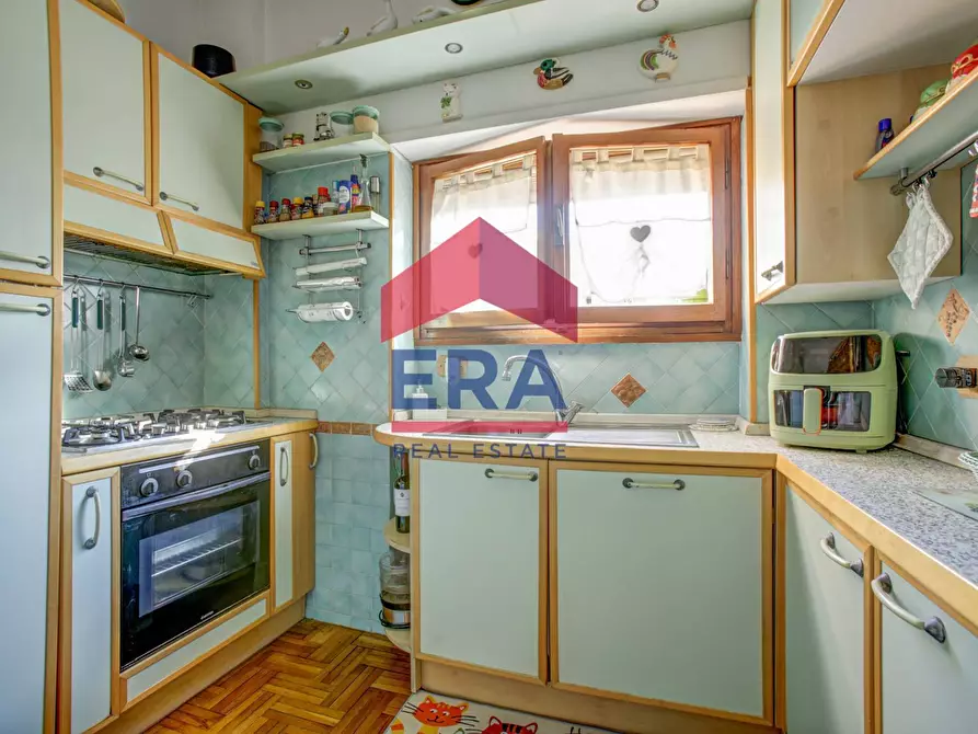 Immagine 22 di Villetta a schiera in vendita  in Via Corinna 7 a Roma