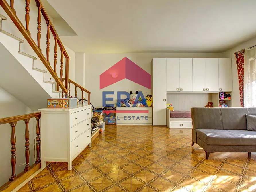 Immagine 37 di Villetta a schiera in vendita  in Via Corinna 7 a Roma