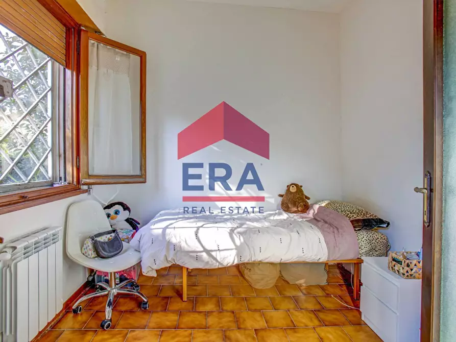 Immagine 36 di Villetta a schiera in vendita  in Via Corinna 7 a Roma