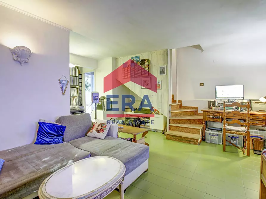 Immagine 40 di Villetta a schiera in vendita  in Via Corinna 7 a Roma