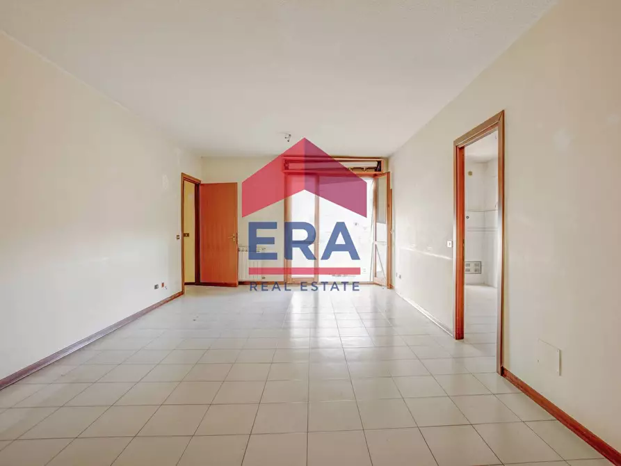 Immagine 1 di Appartamento in vendita  in via Berlinguer 14 a Pomezia