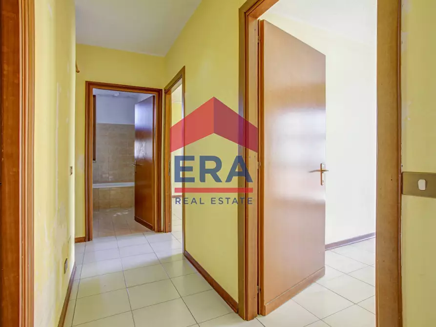 Immagine 9 di Appartamento in vendita  in via Berlinguer 14 a Pomezia