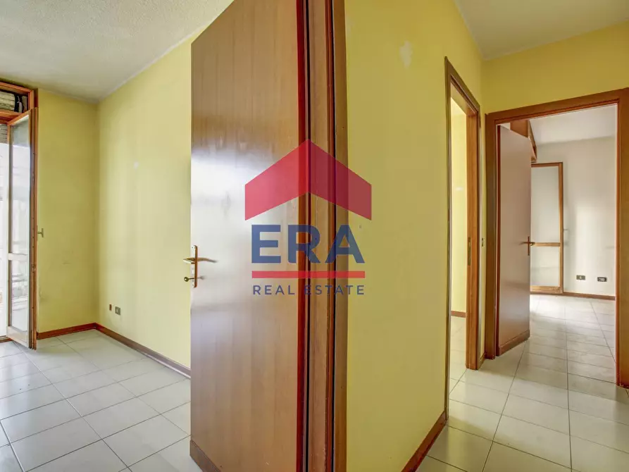 Immagine 14 di Appartamento in vendita  in via Berlinguer 14 a Pomezia