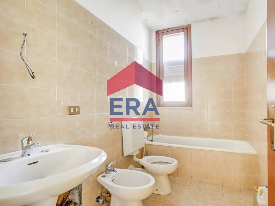 Immagine 15 di Appartamento in vendita  in via Berlinguer 14 a Pomezia