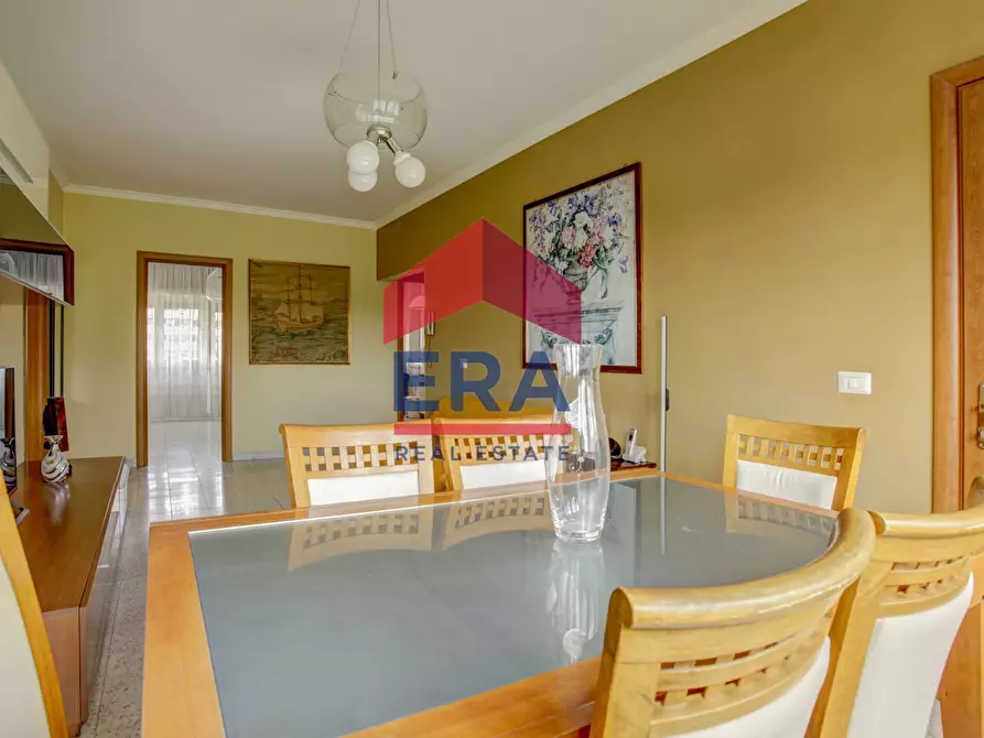 Immagine 3 di Appartamento in vendita  in Via Melville 14 a Roma