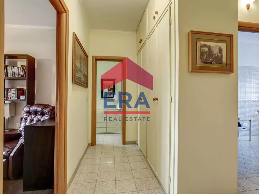 Immagine 10 di Appartamento in vendita  in Via Melville 14 a Roma