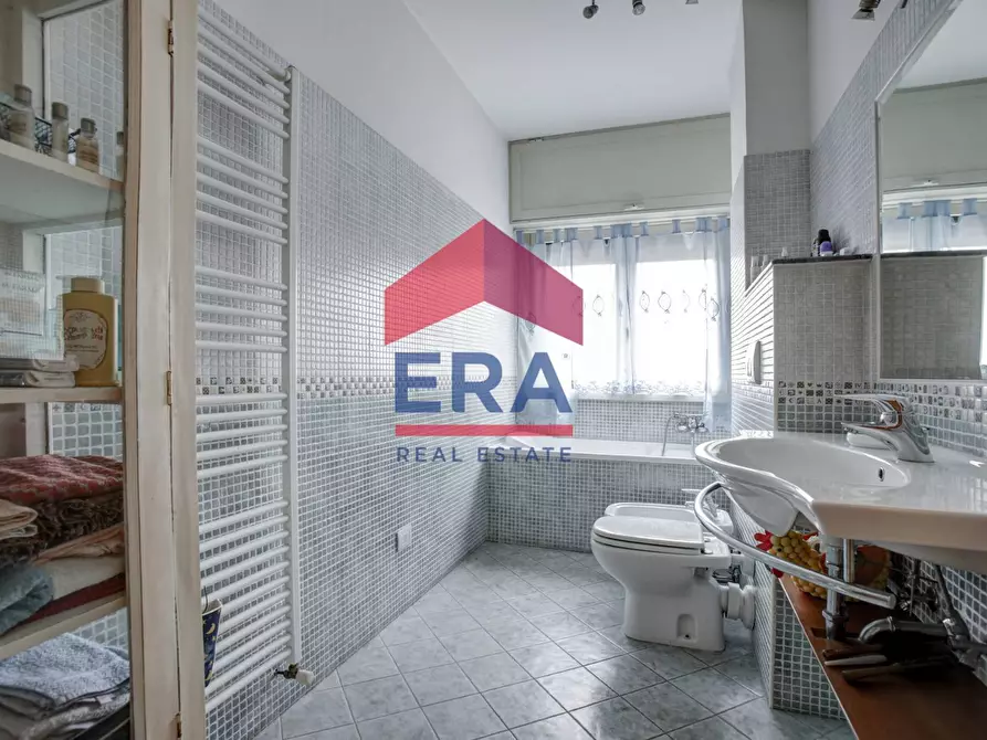 Immagine 18 di Appartamento in vendita  in Via Melville 14 a Roma