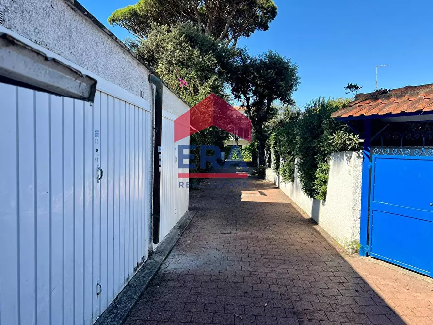 Immagine 39 di Villa in vendita  in Via Falconara 29 a Fiumicino