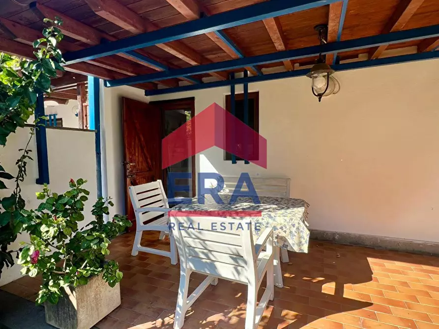 Immagine 12 di Villa in vendita  in Via Falconara 29 a Fiumicino