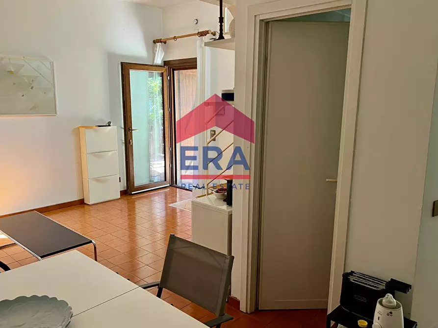 Immagine 18 di Villa in vendita  in Via Falconara 29 a Fiumicino