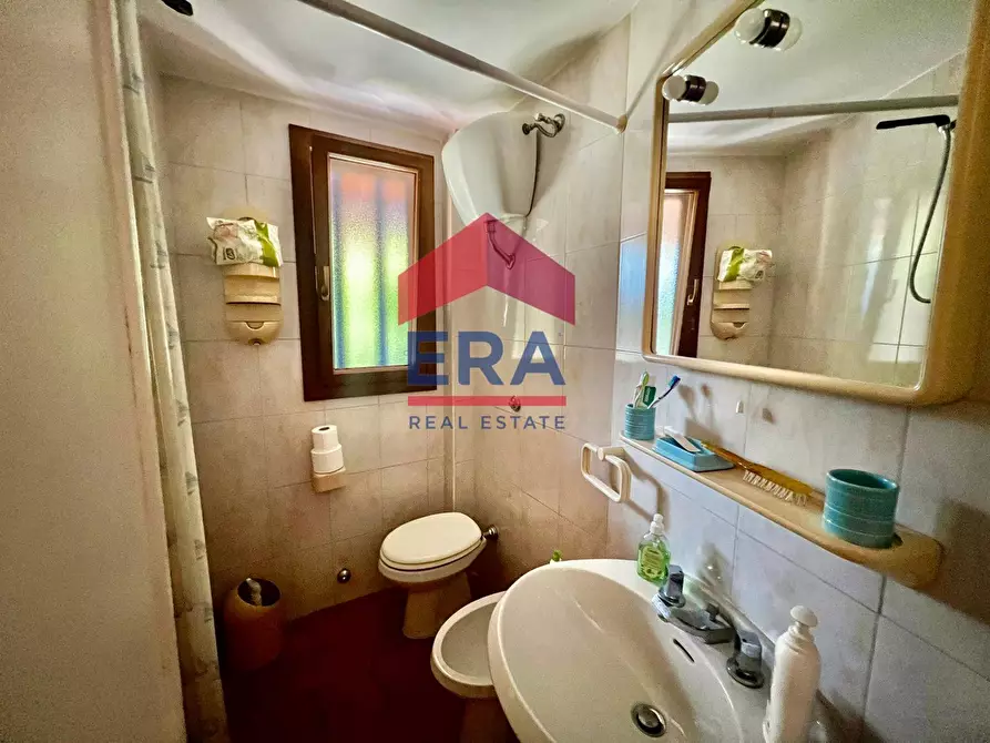 Immagine 21 di Villa in vendita  in Via Falconara 29 a Fiumicino