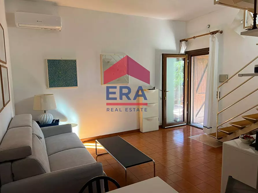 Immagine 14 di Villa in vendita  in Via Falconara 29 a Fiumicino