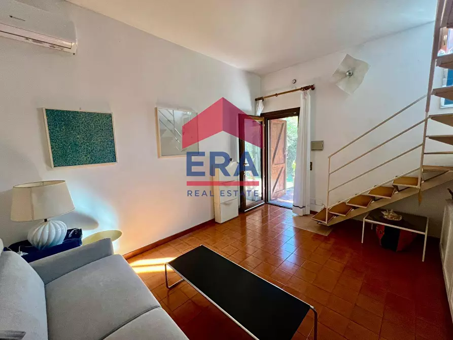 Immagine 17 di Villa in vendita  in Via Falconara 29 a Fiumicino