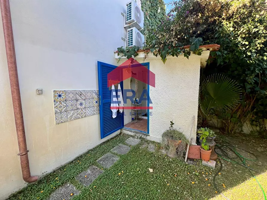 Immagine 31 di Villa in vendita  in Via Falconara 29 a Fiumicino