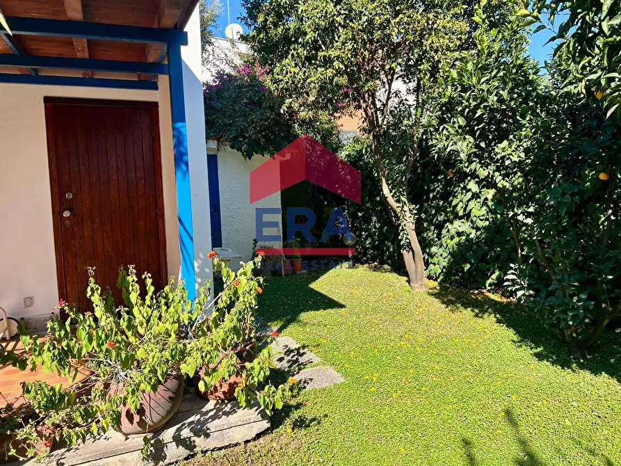 Immagine 38 di Villa in vendita  in Via Falconara 29 a Fiumicino