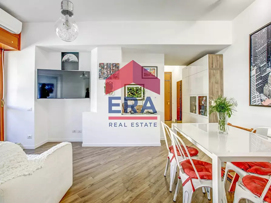 Immagine 4 di Appartamento in vendita  in Via Paolo Barison 84 a Roma