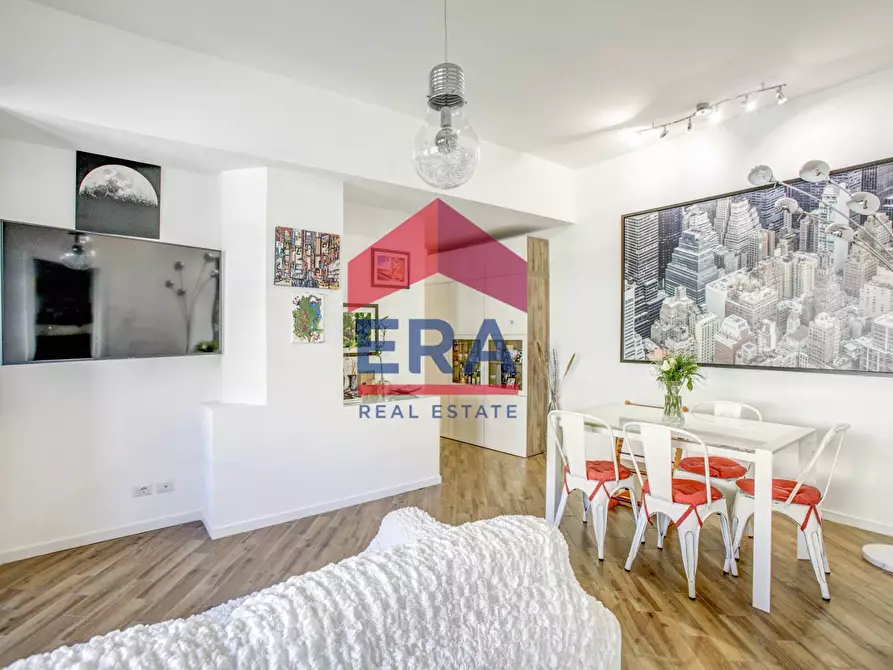 Immagine 5 di Appartamento in vendita  in Via Paolo Barison 84 a Roma