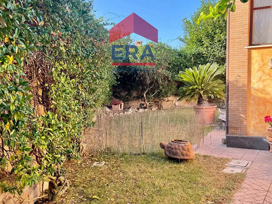 Immagine 4 di Villetta a schiera in vendita  in Via Dobbiaco 32B a Roma